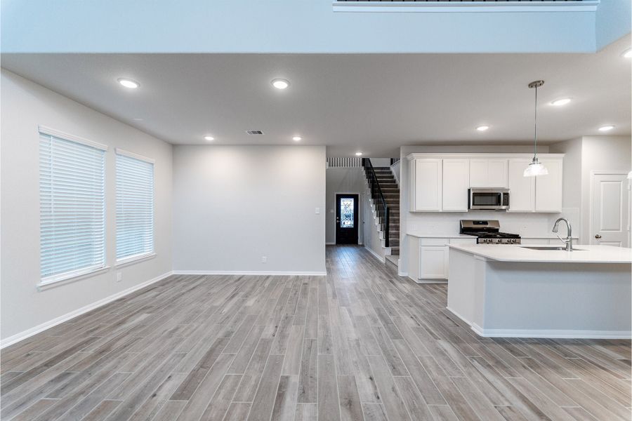 Spacious, unfurnished interior of a new home in Creekhaven, Arcola (Image 21).