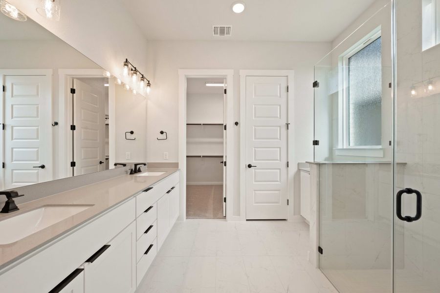 Furnished interior view inside a new home in Wolf Ranch, Georgetown (Image 16).