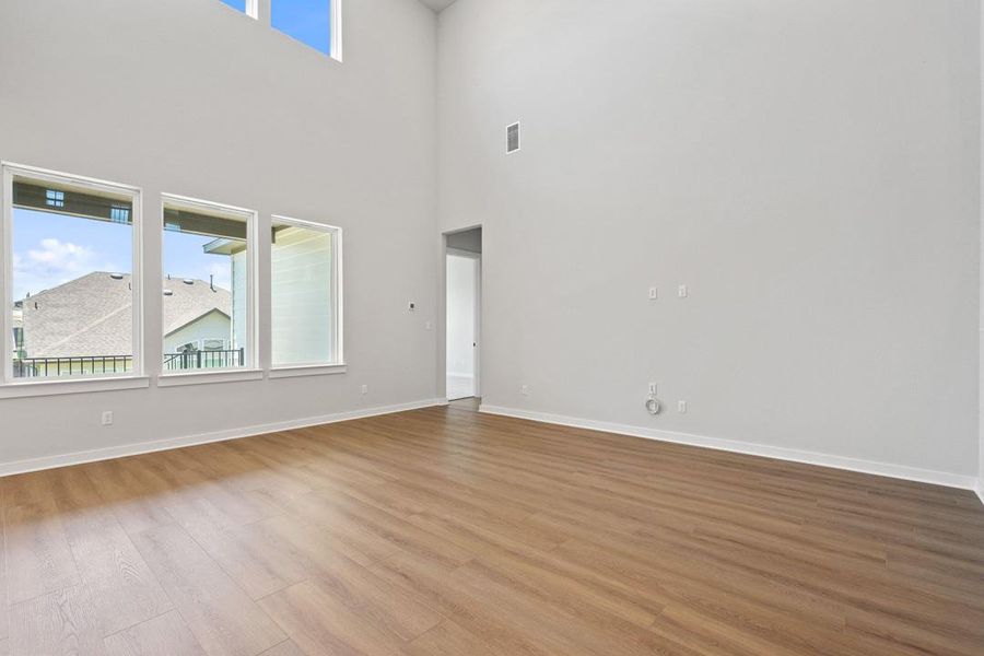 Spacious, unfurnished interior of a new home in Lariat, Liberty Hill (Image 23).