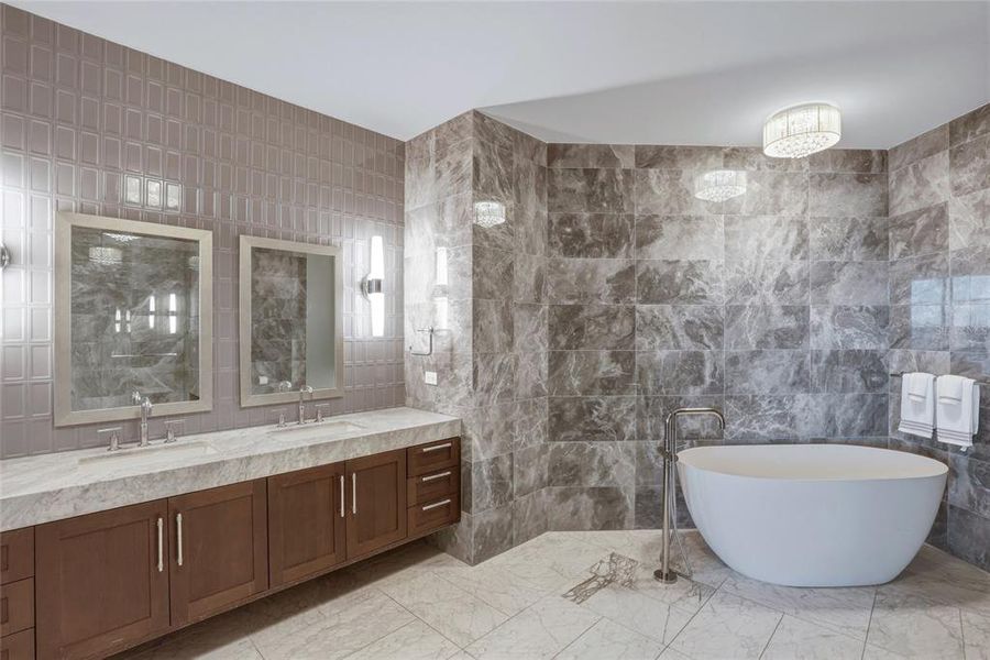 Furnished interior view inside a new home in , Tampa (Image 14).