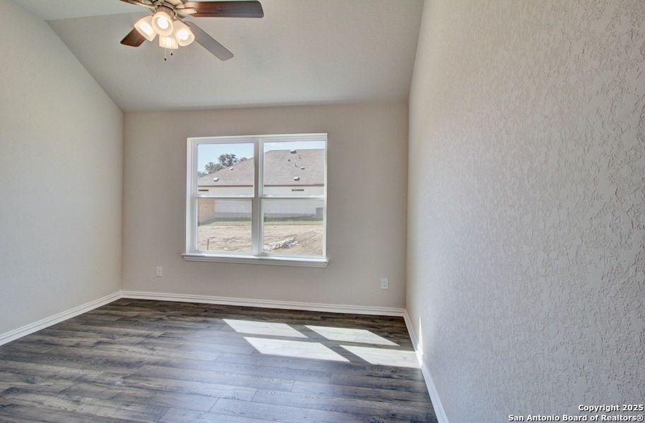 Spacious, unfurnished interior of a new home in Veranda, San Antonio (Image 21).