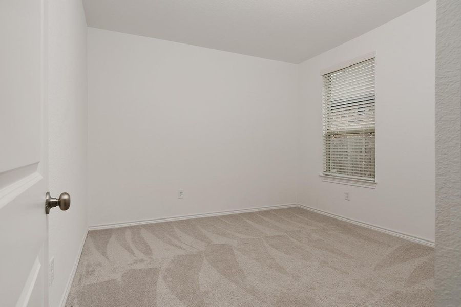 Spacious, unfurnished interior of a new home in Mavera, Conroe (Image 25).