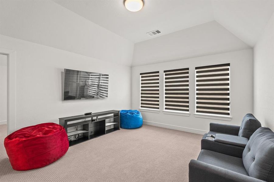 Upstairs bonus room!