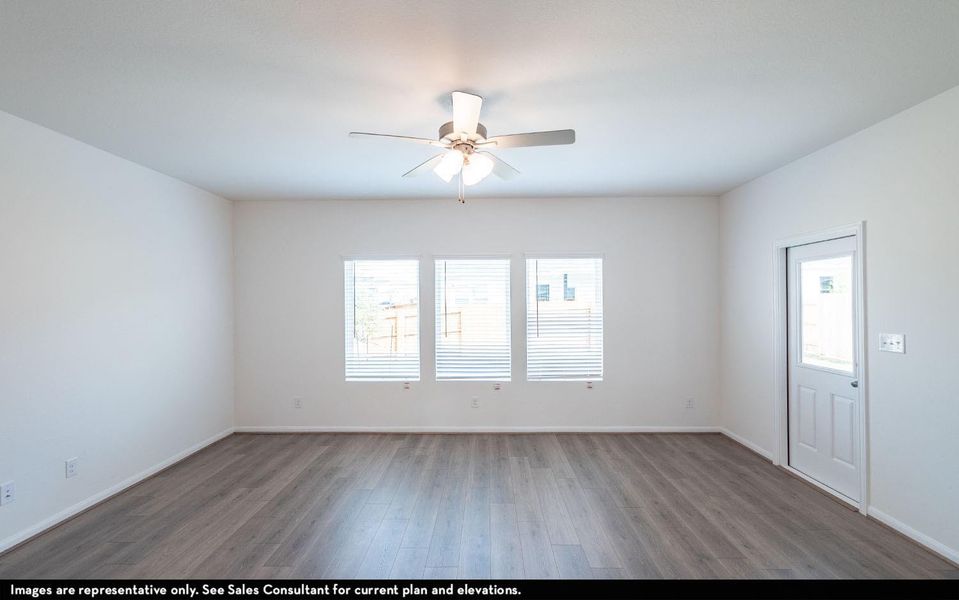 Spacious, unfurnished interior of a new home in Pecan Estates, Crosby (Image 14).