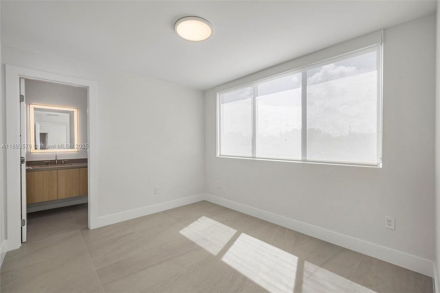 Upstairs Bedroom with En-Suite