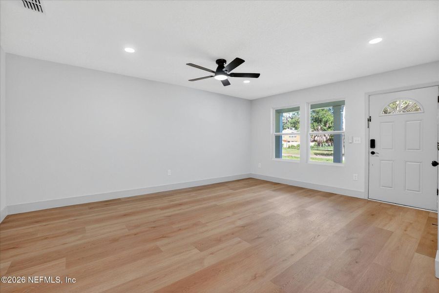 Spacious, unfurnished interior of a new home in , Jacksonville (Image 34).
