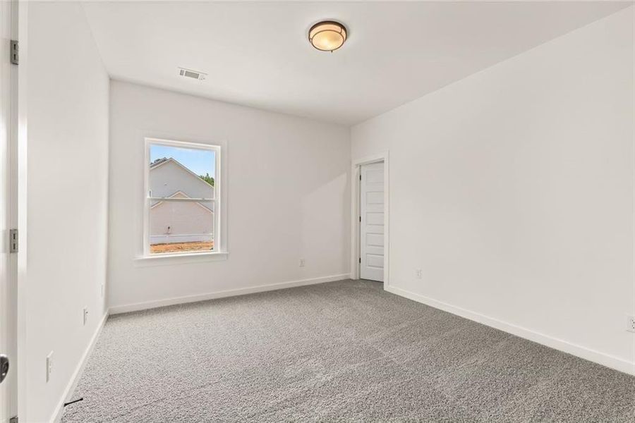 Spacious, unfurnished interior of a new home in , Gainesville (Image 44).