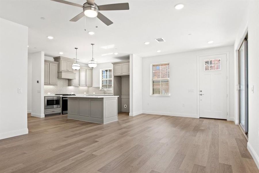 009-1200Armstrong-TheColony-75056-Living.jpg-SMALL 009-1200Armstrong-TheColony-75056-Living.jpg-SMALL