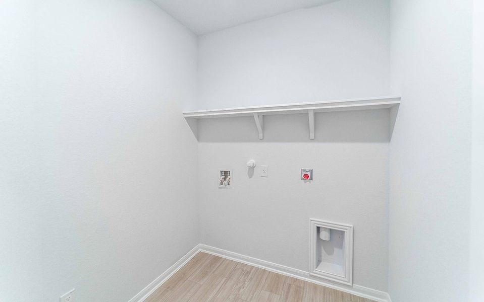 Spacious, unfurnished interior of a new home in Swenson Heights, Seguin (Image 15).