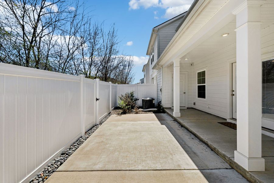 Front exterior of a new home in Jackson Towne, Murfreesboro, TN, highlighting curb appeal (Image 21).