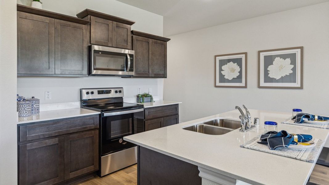 Furnished interior view inside a new home in Saddlebrook, Waxahachie (Image 7).