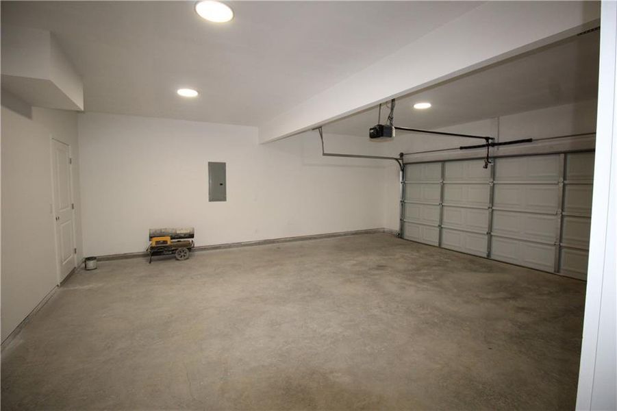 Spacious, unfurnished interior of a new home in , Douglasville (Image 11). Spacious, unfurnished interior of a new home in , Douglasville (Image 11).