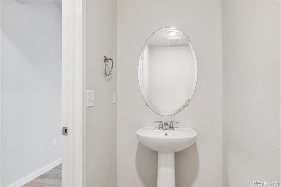 Image 24 of a home in Farmlore.