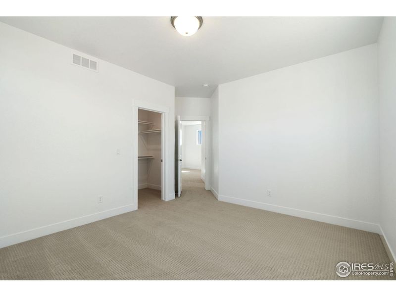 Spacious, unfurnished interior of a new home in Prairie Song, Windsor (Image 33).