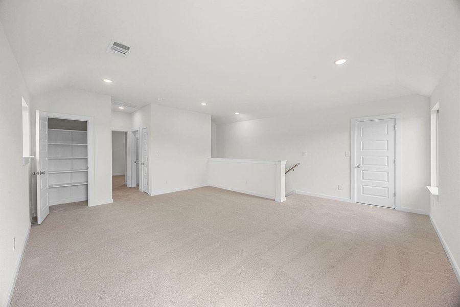 Spacious, unfurnished interior of a new home in Prairie Winds, Hutto (Image 33).