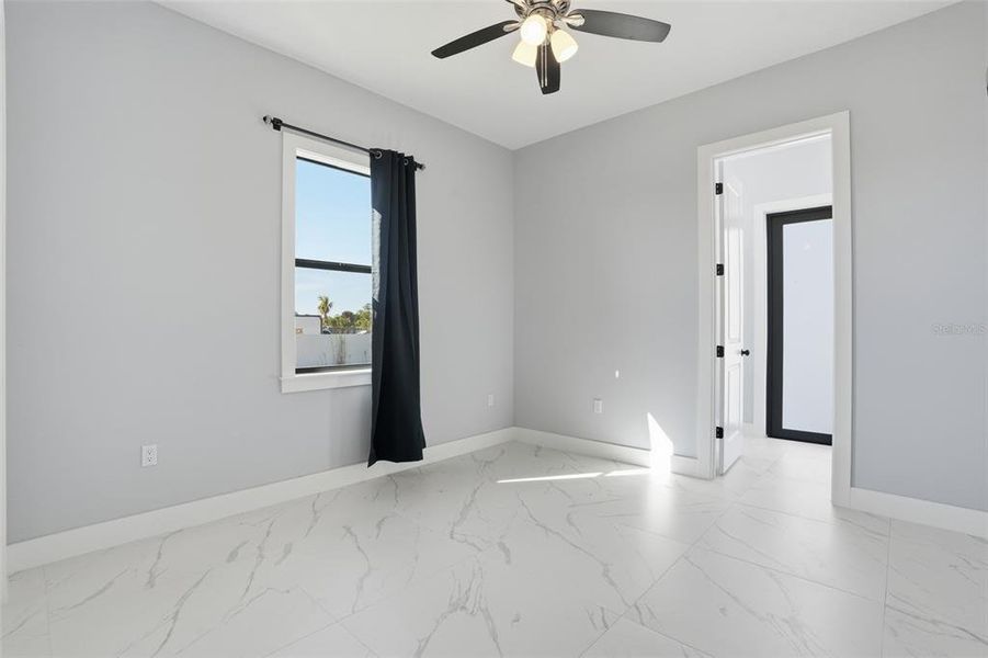 Spacious, unfurnished interior of a new home in , Naples (Image 21).