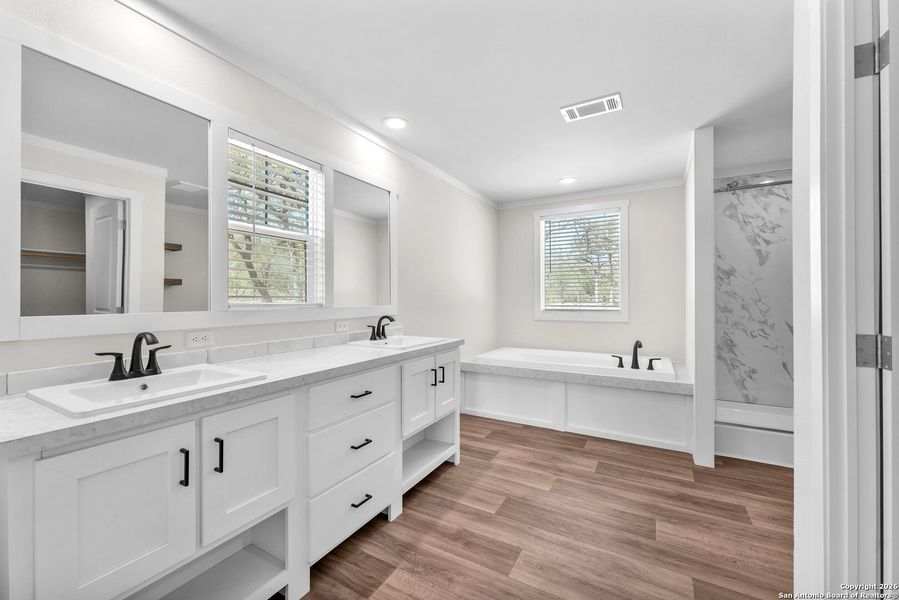 Furnished interior view inside a new home in , La Vernia (Image 15).