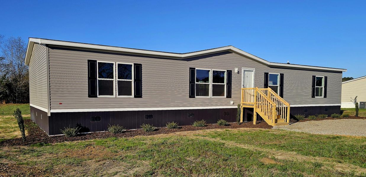 Exterior details and patio area of a home in , Wallace (Image 15).