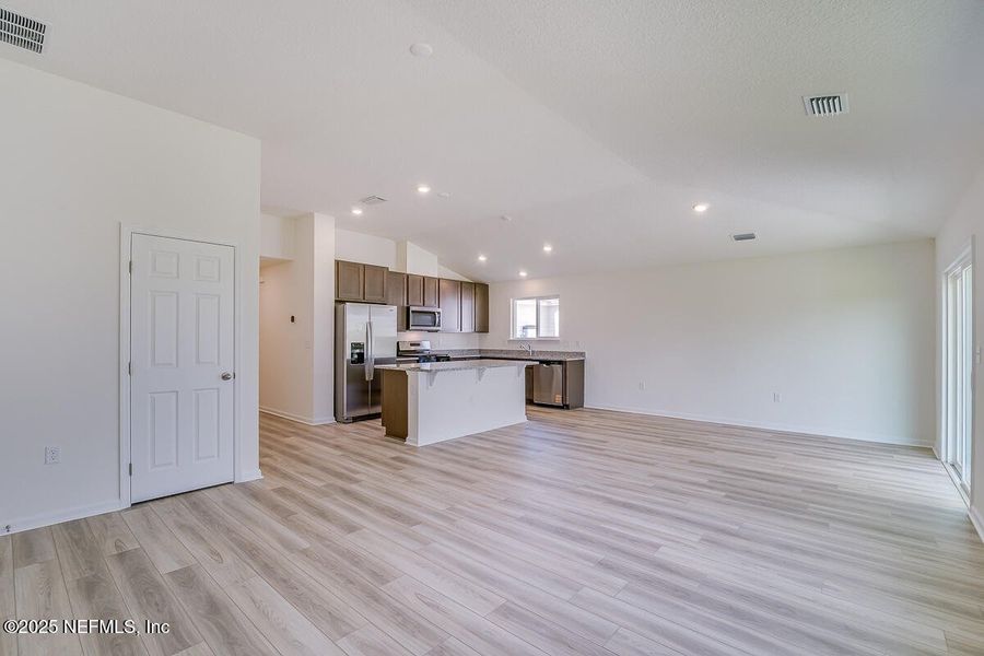 Image 20 of a home in Copper Ridge.