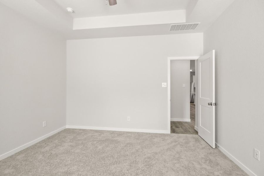 Spacious, unfurnished interior of a new home in Oakwood Ranch, Willis (Image 15).