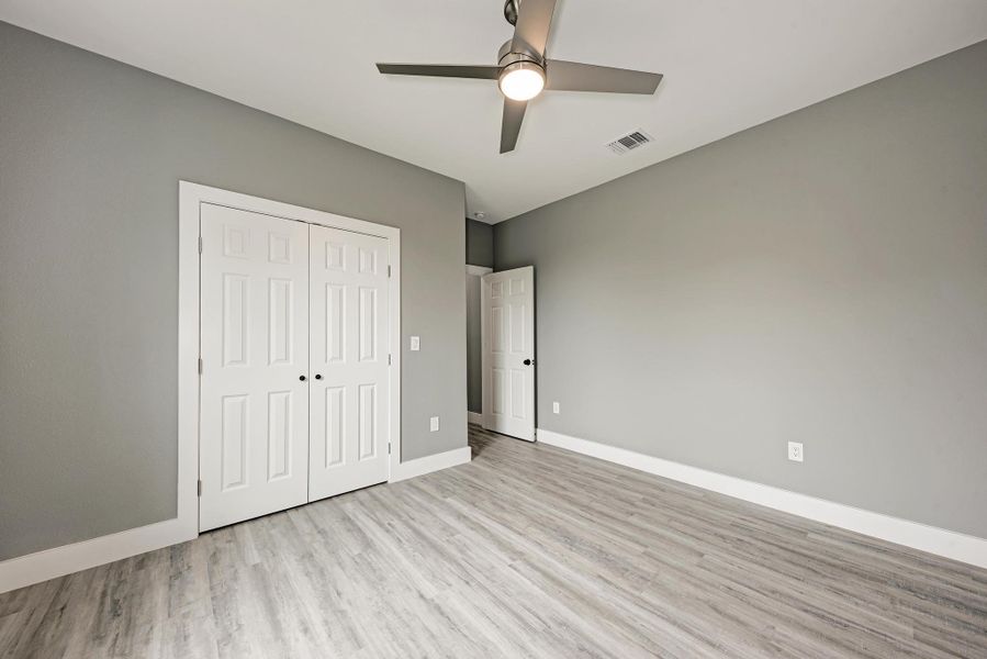 Spacious, unfurnished interior of a new home in , Paige (Image 18).