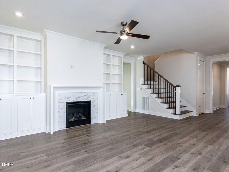 016-1280x960-living-room