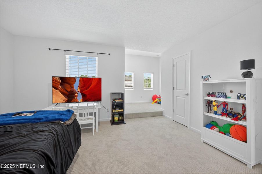 Furnished interior view inside a new home in , Middleburg (Image 48).