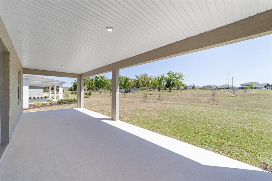 Exterior details and patio area of a home in Calesa Township, Ocala (Image 4).