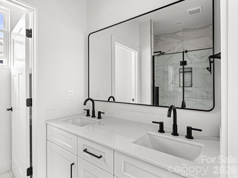 MASTER EN-SUITE AND SHOWER WITH PRIVATE TOILET
