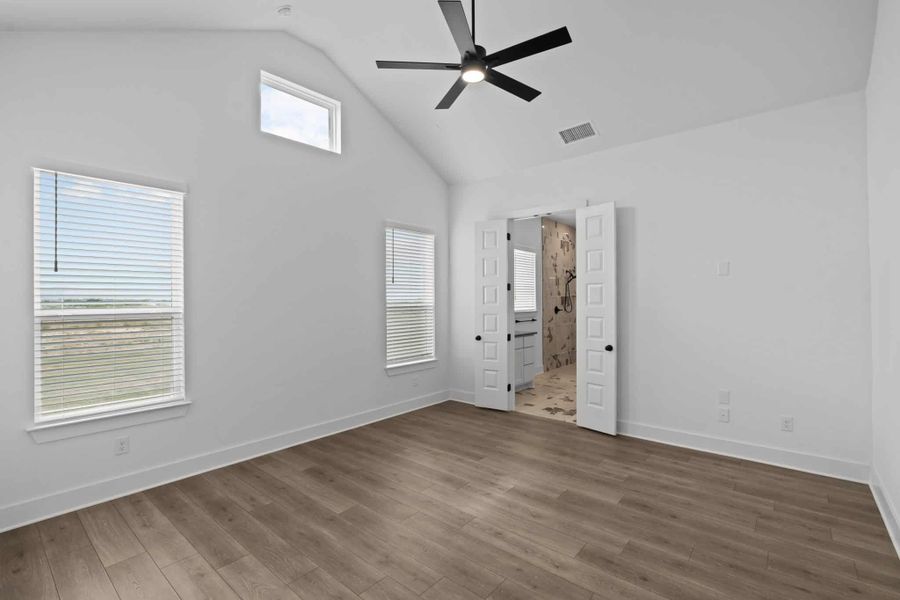 Representative unfurnished interior of a home built from the Cohen by Chesmar Homes in Sienna Lakes, San Antonio (Image 8).