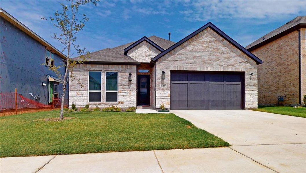 Check out the link to view the 3D virtual tour of this home!