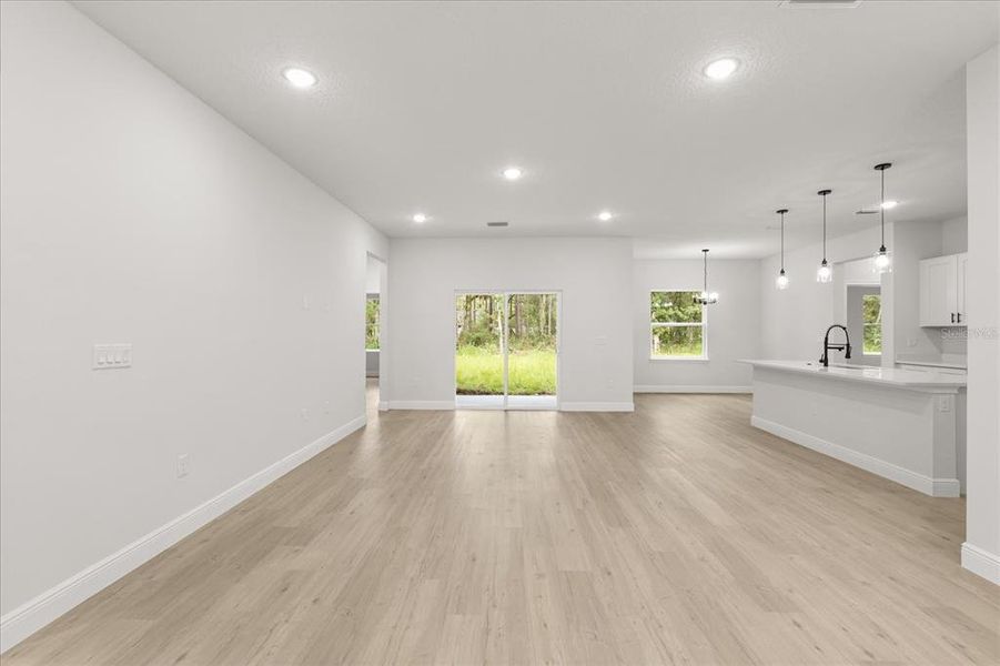 Spacious, unfurnished interior of a new home in , Ocala (Image 21).
