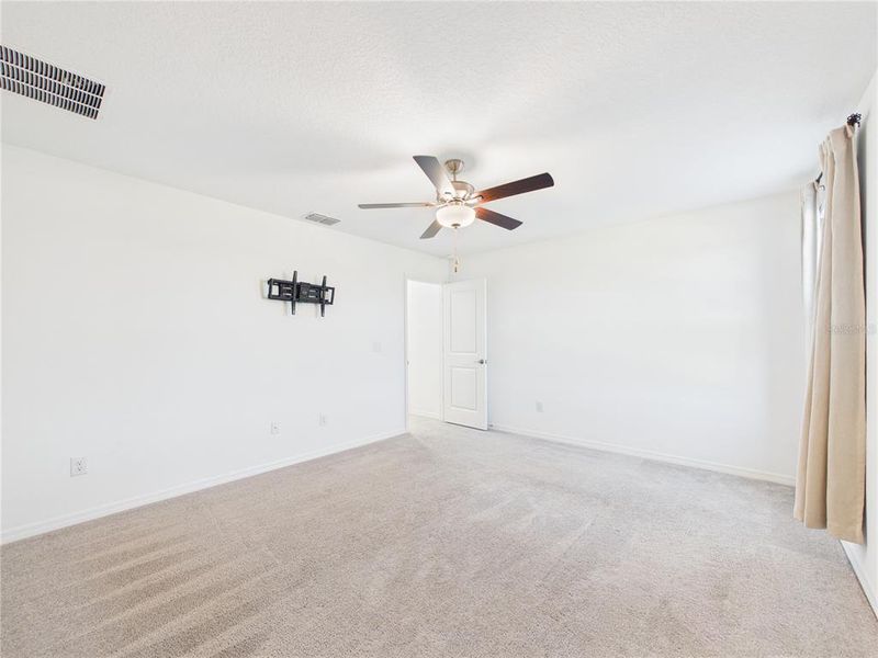 Spacious, unfurnished interior of a new home in Two Rivers, Zephyrhills (Image 36).