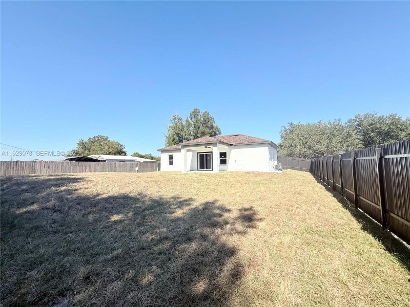 Exterior details and patio area of a home in , Punta Gorda (Image 15).