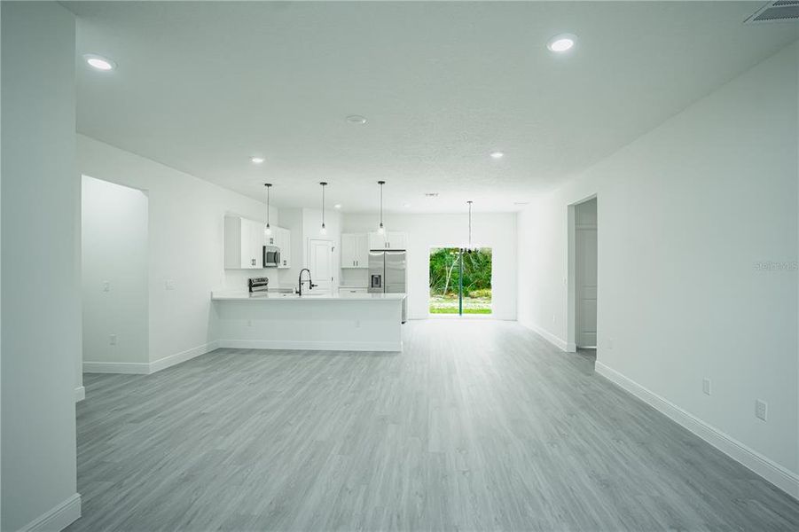 Spacious, unfurnished interior of a new home in , Ocala (Image 33).