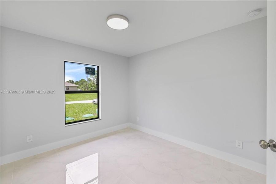 Spacious, unfurnished interior of a new home in , Lehigh Acres (Image 23).