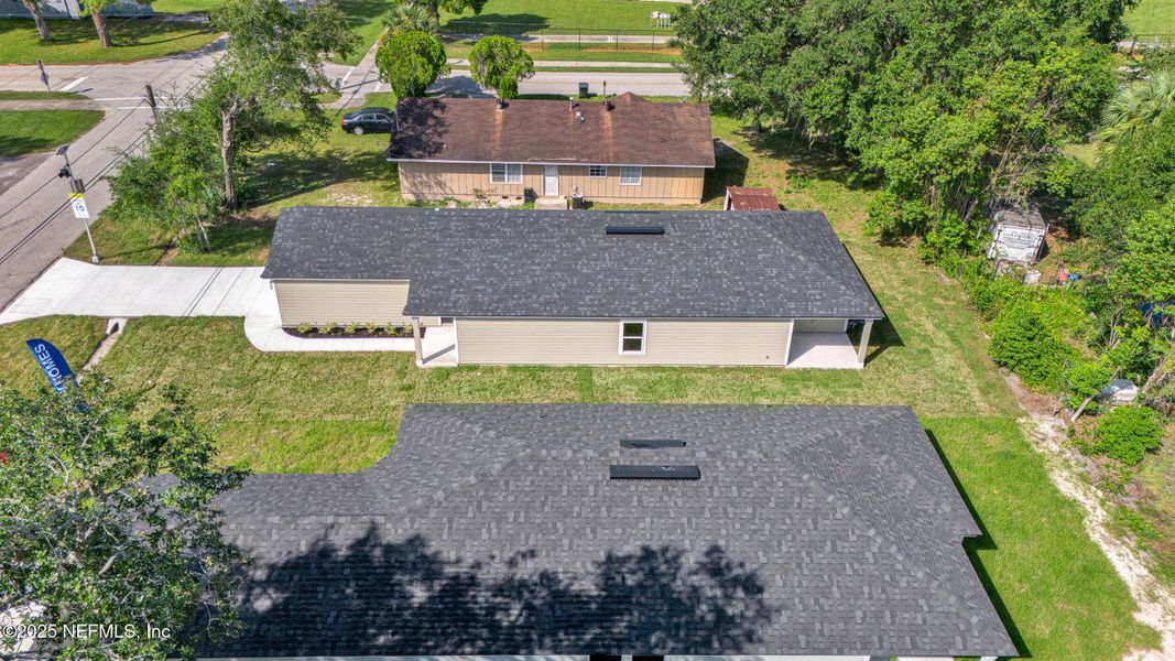 Exterior details and patio area of a home in , Green Cove Springs (Image 33).