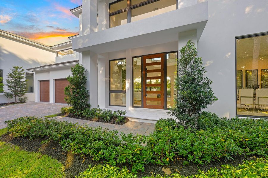 Exterior details and patio area of a home in , Fort Lauderdale (Image 3).