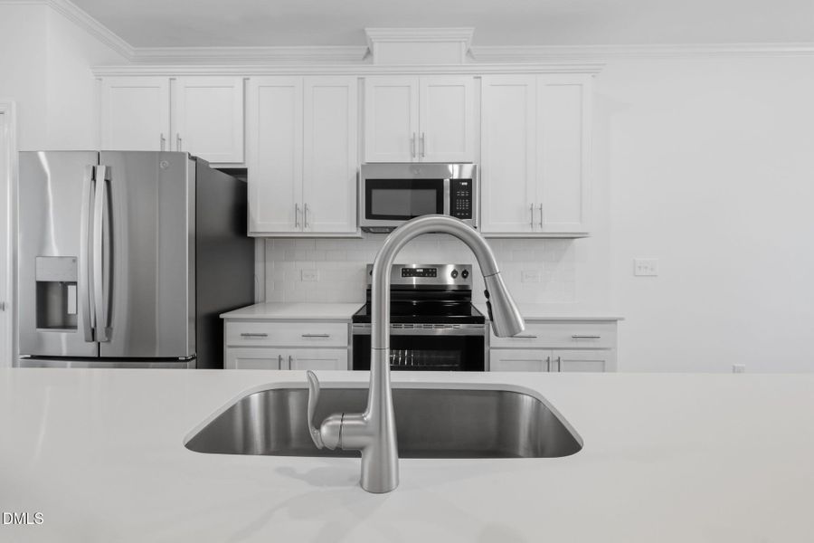 SUN_ElmGrove_Pic_Jackson_QMI_24_Kitchen_