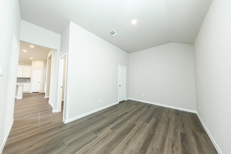 Spacious, unfurnished interior of a new home in Bluestem, Brookshire (Image 20). Spacious, unfurnished interior of a new home in Bluestem, Brookshire (Image 20).