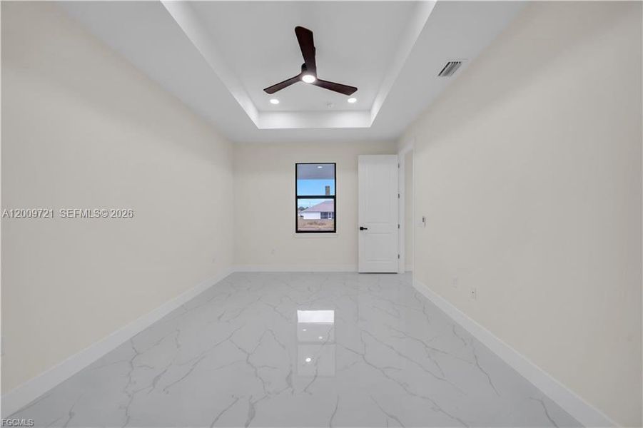Spacious, unfurnished interior of a new home in , Lehigh Acres (Image 19).