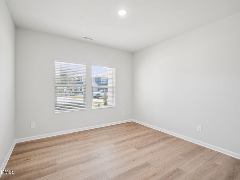 14-web-or-mls-Raleigh - Oak Manor - 508