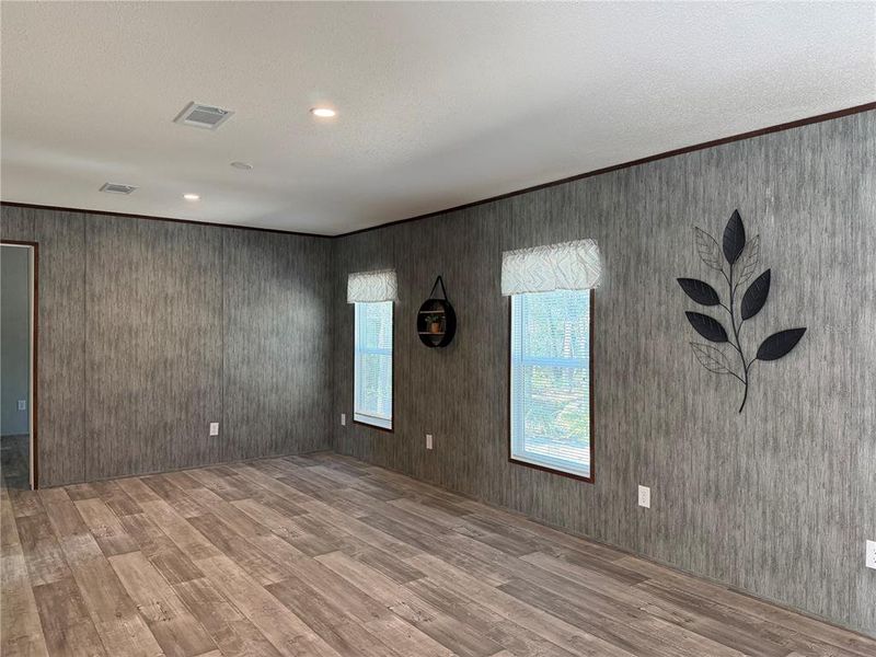 Spacious, unfurnished interior of a new home in , Crystal River (Image 19).