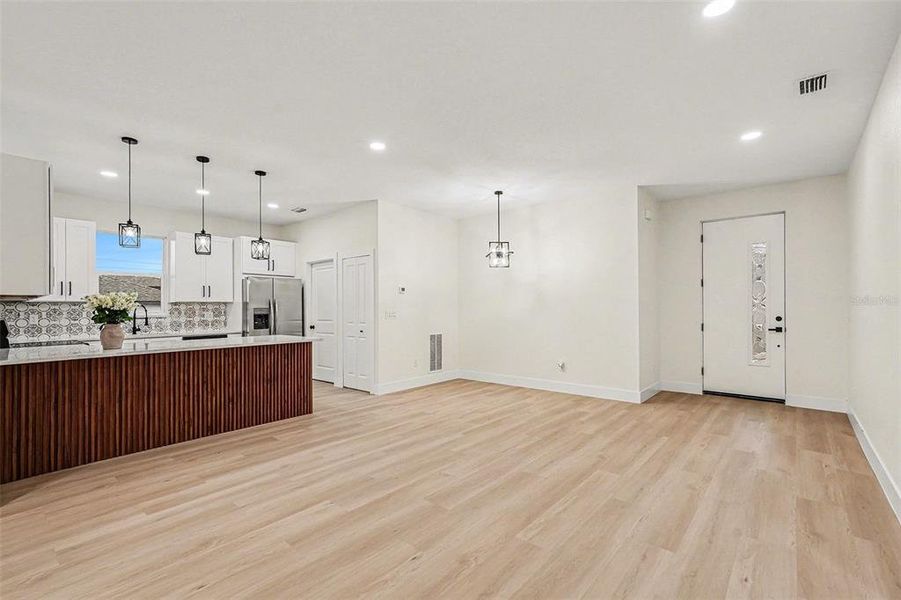 Spacious, unfurnished interior of a new home in , Spring Hill (Image 11).