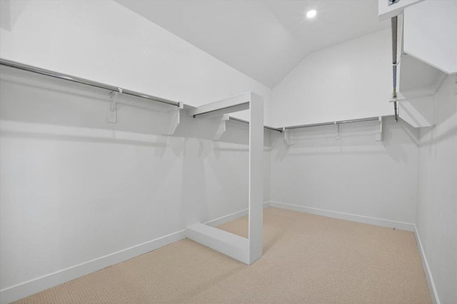Spacious, unfurnished interior of a new home in Sandbrock Ranch, Aubrey (Image 19). Spacious, unfurnished interior of a new home in Sandbrock Ranch, Aubrey (Image 19).