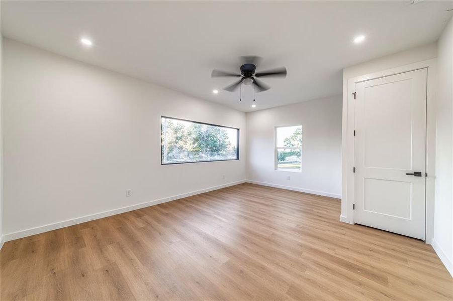 Spacious, unfurnished interior of a new home in , Dallas (Image 29).