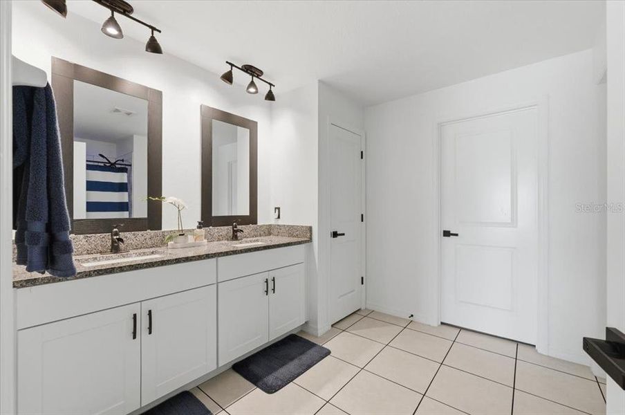 Furnished interior view inside a new home in , Lakeland (Image 30).