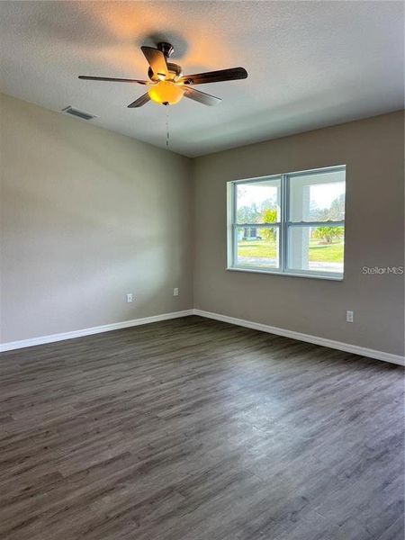Spacious, unfurnished interior of a new home in , Arcadia (Image 11).