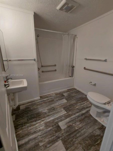 Image 25 of a home in .