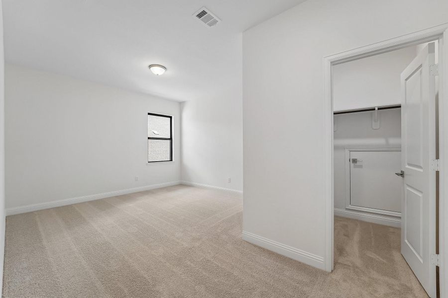 Spacious, unfurnished interior of a new home in Evergreen 70', Conroe (Image 43).